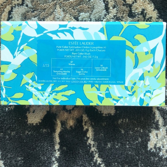 NWT: Estée Lauder with Lilly Pulitzer eyeshadow and blush set. - Picture 3 of 3
